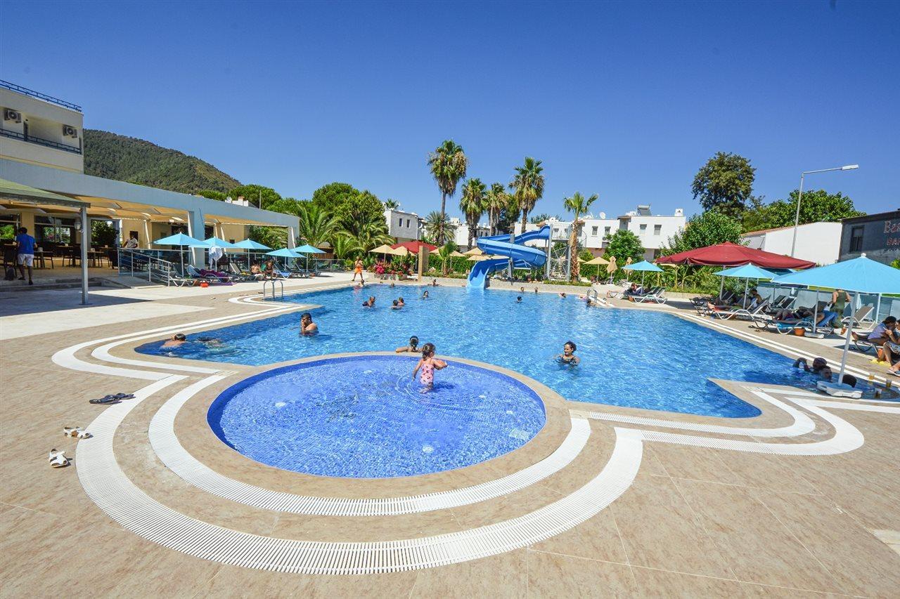 Idas Club Hotel 伊丘美勒 外观 照片